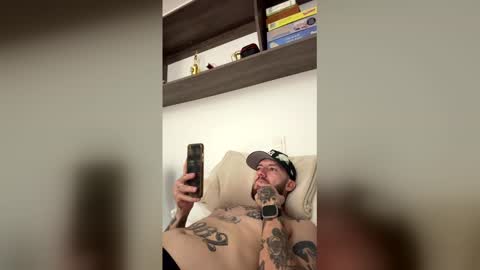 Snapshot of russo_fox chatting on May 10, 2026, 5:12 am russo_fox online show from May 10, 2026, 5:12 am