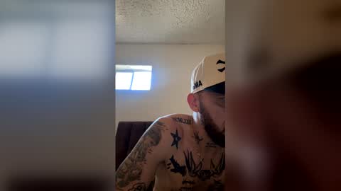 Snapshot of russo_fox chatting on May 14, 2026, 9:54 pm russo_fox online show from May 14, 2026, 9:54 pm