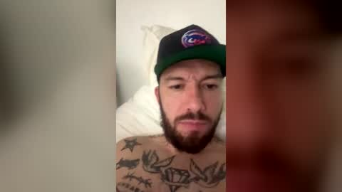 Snapshot of russo_fox chatting on June 16, 2026, 4:04 am russo_fox online show from June 16, 2026, 4:04 am