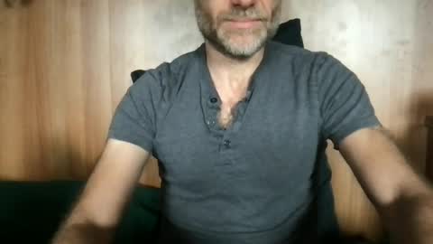 saint009 online show from June 12, 2026, 11:09 am
