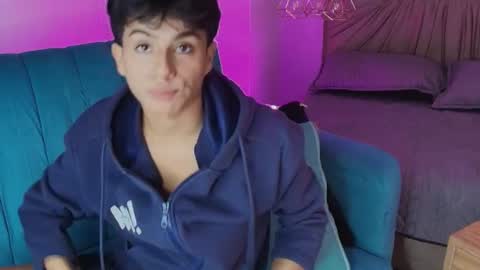 Santi online show from June 18, 2026, 4:33 pm
