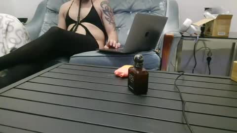 sam_love1985 online show from June 19, 2026, 10:46 pm