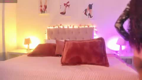 Snapshot of samantha_spike chatting on June 10, 2026, 8:30 pm Samantha online show from June 10, 2026, 8:30 pm