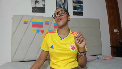 samaraa_smith1 online show from July 7, 2026, 12:20 pm