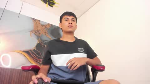 santiagocool online show from April 18, 2026, 12:31 pm