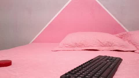 Sara online show from August 8, 2026, 4:36 am