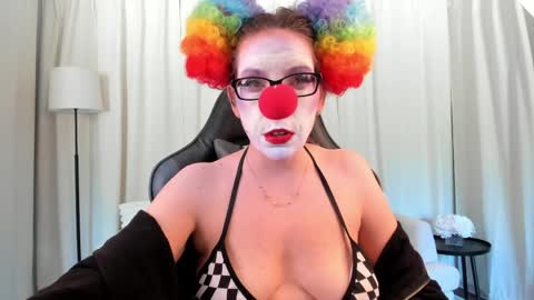 Snapshot of saradesirexo chatting on May 21, 2026, 1:40 pm Sara Desire online show from May 21, 2026, 1:40 pm