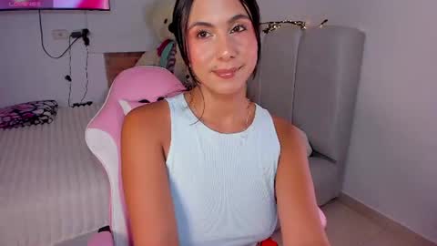 sarahcute14 online show from July 6, 2026, 1:02 am