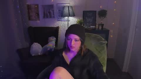 Snapshot of sarahshelby chatting on April 29, 2026, 9:10 pm Sarah online show from April 29, 2026, 9:10 pm
