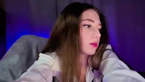 Sophie online show from May 8, 2026, 3:39 pm