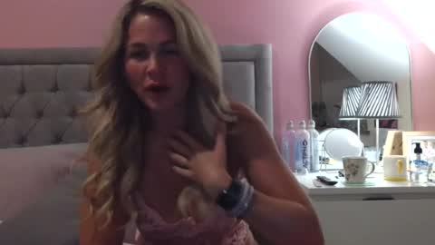 Scottishlass1985 online show from August 5, 2026, 10:12 pm