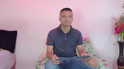 Snapshot of sebas_n_aly chatting on July 10, 2026, 3:33 am ely online show from July 10, 2026, 3:33 am