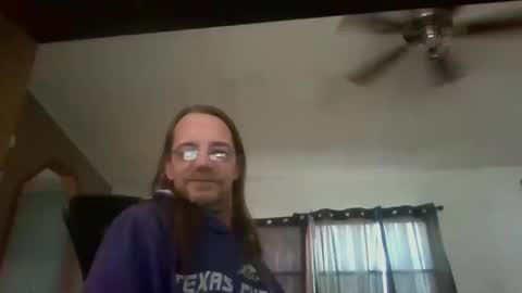 Snapshot of seeaaronscock chatting on December 3, 2024, 2:27 pm Aaron Guitar online show from December 3, 2024, 2:27 pm