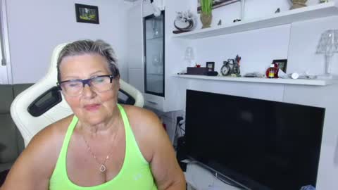 Snapshot of selenna57 chatting on June 16, 2026, 5:26 pm Selenna online show from June 16, 2026, 5:26 pm