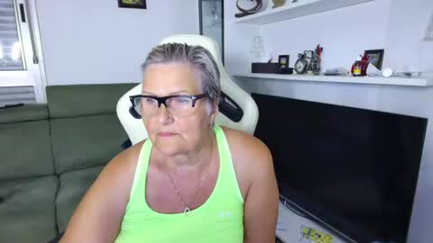 Selenna online show from June 18, 2026, 5:28 pm