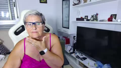 Selenna online show from June 21, 2026, 5:04 pm