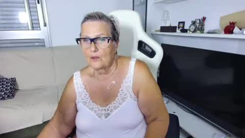 Selenna online show from June 24, 2026, 5:12 pm