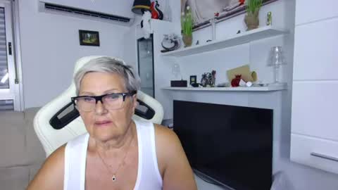 Selenna online show from July 3, 2026, 5:19 pm