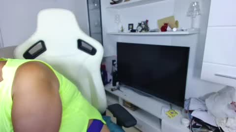 Selenna online show from July 5, 2026, 5:42 pm