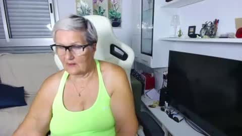 Selenna online show from July 15, 2026, 6:02 pm