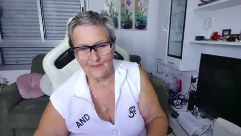 Selenna online show from July 28, 2026, 5:45 pm