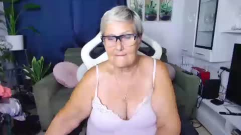 Selenna online show from August 2, 2026, 6:06 pm