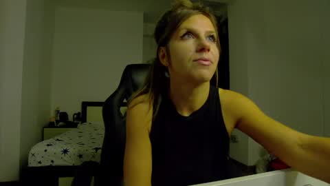 sellena_angel online show from May 22, 2026, 4:34 pm