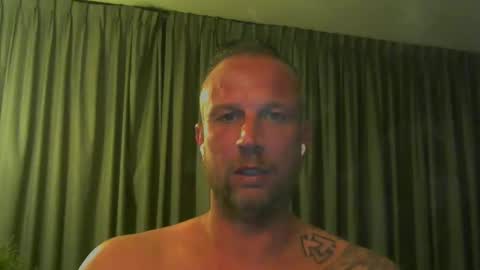 sence08 online show from May 17, 2026, 1:03 am