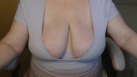 Snapshot of sensual_cris chatting on May 28, 2026, 7:05 am CRIS online show from May 28, 2026, 7:05 am