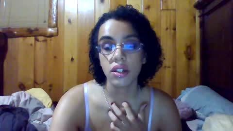 Snapshot of seraphina_sapphire chatting on August 3, 2026, 1:04 am seraphina_sapphire online show from August 3, 2026, 1:04 am