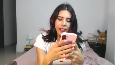 sararoussee online show from May 14, 2026, 5:25 am