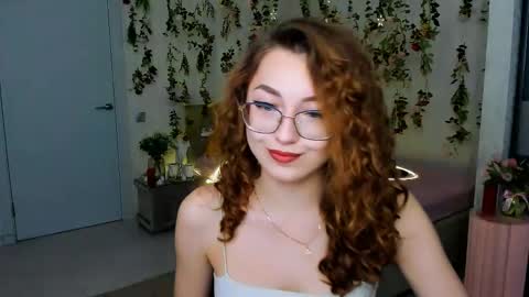 Snapshot of sereneflame chatting on May 16, 2026, 10:01 am Ophelia online show from May 16, 2026, 10:01 am
