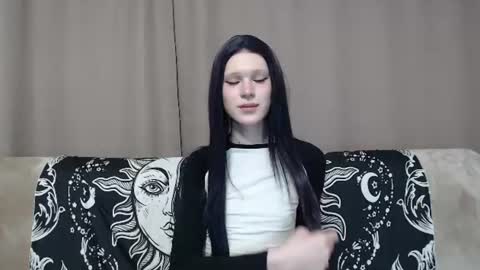 Nextdoor Princess online show from June 13, 2026, 12:36 pm
