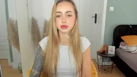 Snapshot of sexy_coralie chatting on June 25, 2026, 7:13 am C o r a l i e online show from June 25, 2026, 7:13 am