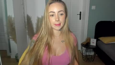 Snapshot of sexy_coralie chatting on June 26, 2026, 7:24 am C o r a l i e online show from June 26, 2026, 7:24 am