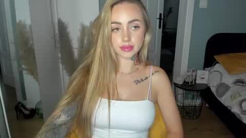 Snapshot of sexy_coralie chatting on June 29, 2026, 1:33 pm C o r a l i e online show from June 29, 2026, 1:33 pm
