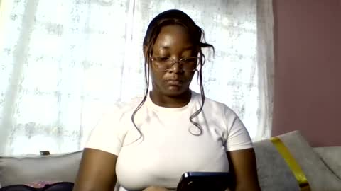 Snapshot of sexy_helle chatting on June 14, 2026, 1:57 pm sexy_helle online show from June 14, 2026, 1:57 pm