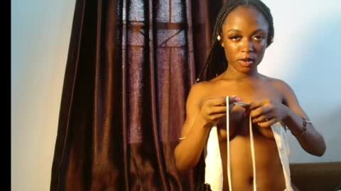 Snapshot of sexy_maureen chatting on July 13, 2026, 8:06 am maggi online show from July 13, 2026, 8:06 am