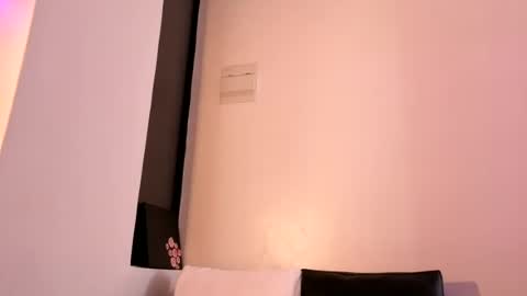 sexy_mia6 online show from June 16, 2026, 6:05 am