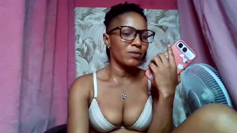 sexydoll32 online show from July 12, 2026, 12:18 pm