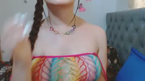 Snapshot of sexysafiravenus chatting on June 19, 2026, 5:28 pm Venus Independent Model online show from June 19, 2026, 5:28 pm