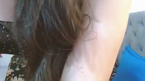 Snapshot of sexysafiravenus chatting on August 1, 2026, 5:45 pm Venus Independent Model online show from August 1, 2026, 5:45 pm