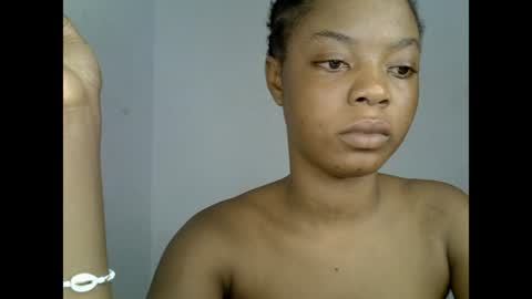 Snapshot of sexyxpeach chatting on July 5, 2026, 9:33 pm sexyxpeach online show from July 5, 2026, 9:33 pm