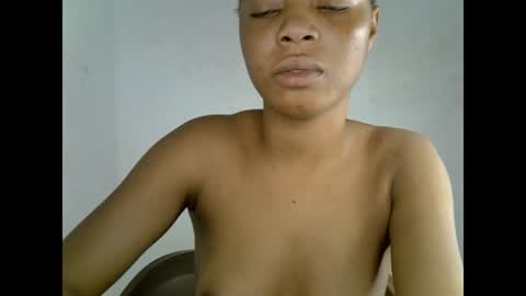 Snapshot of sexyxpeach chatting on July 14, 2026, 2:27 am sexyxpeach online show from July 14, 2026, 2:27 am