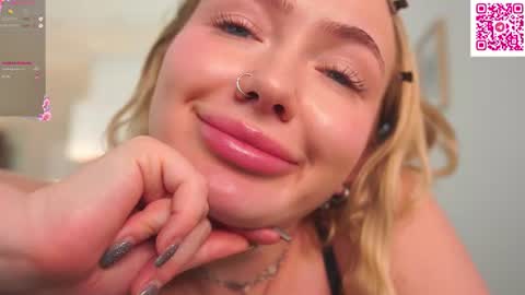 Snapshot of shadowladyyy chatting on July 28, 2026, 11:17 am Sindy and Nancy Next stream 1 December online show from July 28, 2026, 11:17 am