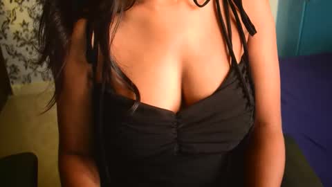 Snapshot of shanaya_indian chatting on September 26, 2025, 4:05 am shanaya indian online show from September 26, 2025, 4:05 am