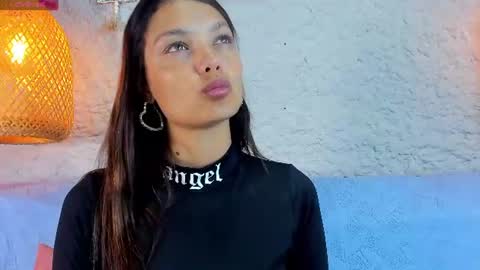 Snapshot of shantallvegga1 chatting on June 17, 2026, 12:07 pm shantallvegga1 online show from June 17, 2026, 12:07 pm