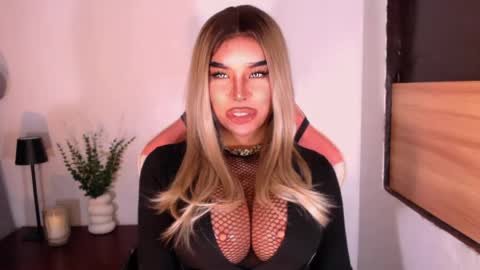 sheenafrost online show from May 28, 2026, 11:46 pm