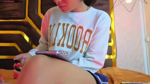 Snapshot of sheilly_brown chatting on July 9, 2026, 8:02 pm sheilly_brown online show from July 9, 2026, 8:02 pm