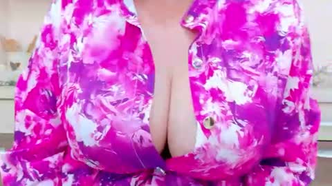 Snapshot of sherry_french chatting on July 28, 2026, 6:20 pm Sherry online show from July 28, 2026, 6:20 pm
